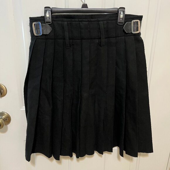 Men's Black Kilt - Side Belted Wrap Costume Kilt - Size 32 Waist - Picture 1 of 8